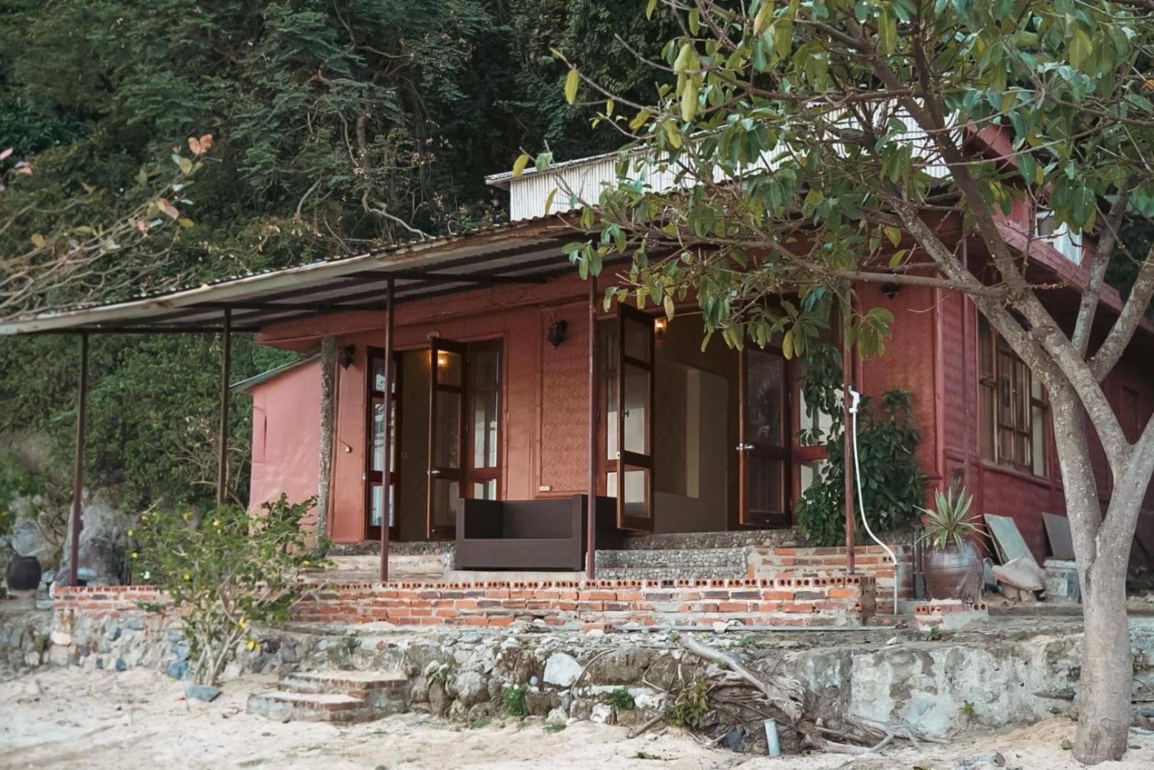 The One 'Private Island' Escape Hotel Gia Luan Room photo
